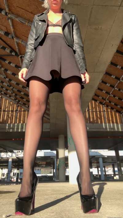 Rehearsing my stage entrance in a pantyless skirt under an overpass