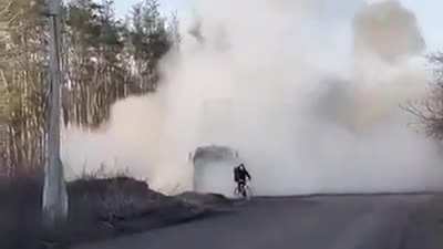 I don't care about your HIMARS! I'm on a bicycle 🚲 