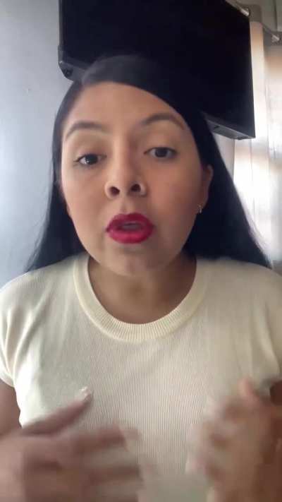 Mar&iacute;a Oropeza dos horas antes de su detenci&oacute;n (v&iacute;a @mariaoropeza94)
