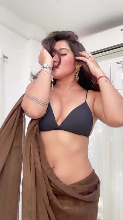 𝓐𝓷𝓰𝓮𝓵 😇 |SOFIA 🥵 ANSARI| in Saree🥻
