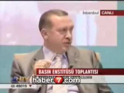 Yıllar yıllar &ouml;ncesinden Recep Tayyip Erdoğan'ın laikliği savunduğu ve lin&ccedil; yediği bir video(aşağıya youtube linki koydum eğer hulka d&ouml;n&uuml;şmek isterseniz yorumları okuyabilirsiniz.)