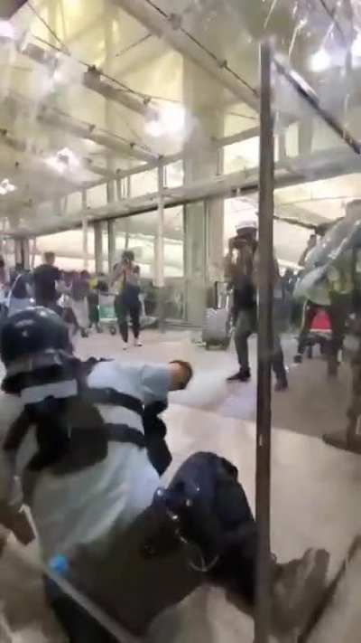 Crowd successfully de-arrests someone grabbed out of the crowd by police in Hong Kong last year