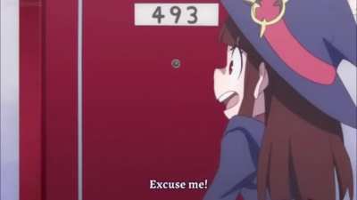 Anime kız yanlış kapıyı a&ccedil;ıyor