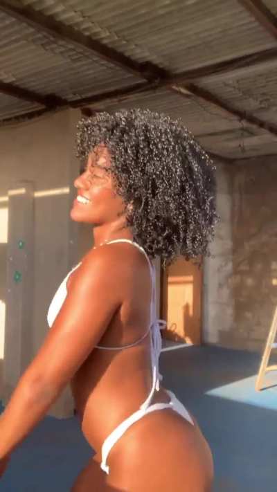Angela Gomes