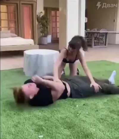 S&aacute;bado sabroso: Riley Reid es toda una artista