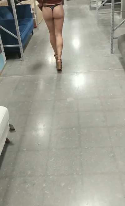 Wi[f]ey dared to flash her ass while our shopping