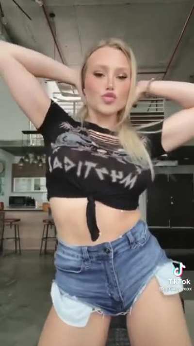 @patikayyoxx is such a dirty little Thot 🤤🤤