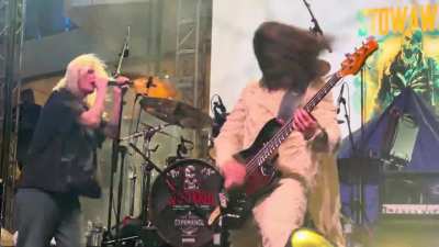 Emily really took this cover to another level - "Closer" live on Shiprocked 2024