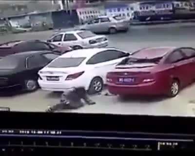 Russian man doesn&rsquo;t need parachute