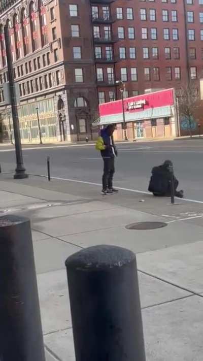 Wtf, Man in St. Louis kills homeless man in broad daylight.
