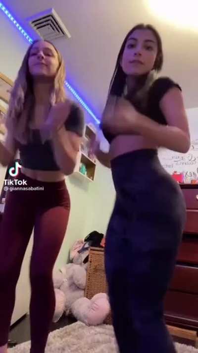 Who&rsquo;s ass is better?