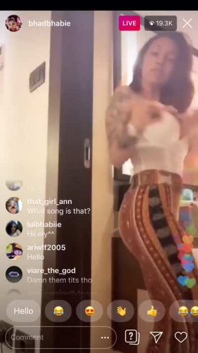 ⠀