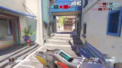A compilation of perfectly cut screams from my friends first time playing overwatch