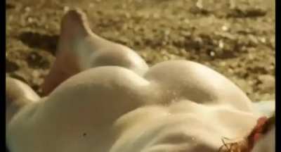 Lola Naymark's spectacular jiggling butt