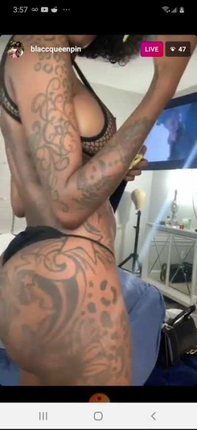 @blaccqueenpin