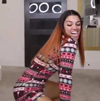 Shake that ass 🥵🍆
