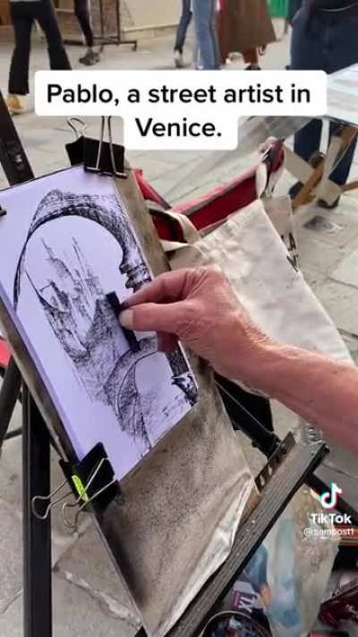 Pablo, a street artist in Venice