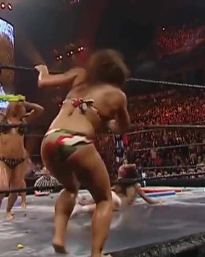 Thick Mickie James is the hottest ever 🔥
