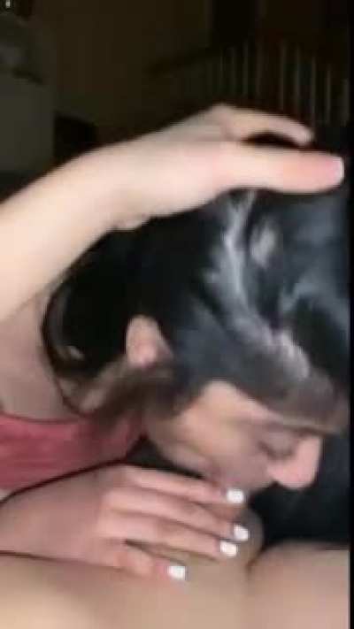 Babe passionately blowing an average dick 😍 Girls like her do exist. Thank god!