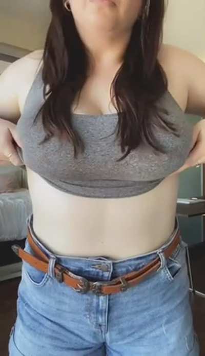Looking for a cuddle buddy&hellip; or a cream pie. 
