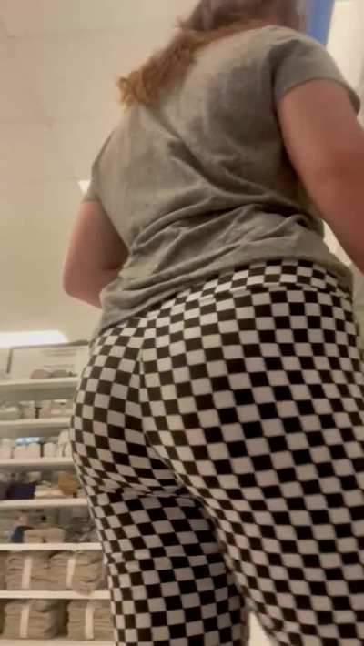 OC. Blending pants don&rsquo;t work with a booty this fat