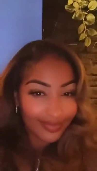 Shenseea face card 😍 via Snap