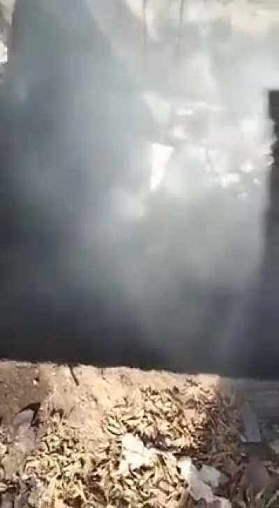 Madres buscadoras localizan pozo con cuerpos humanos ardiendo