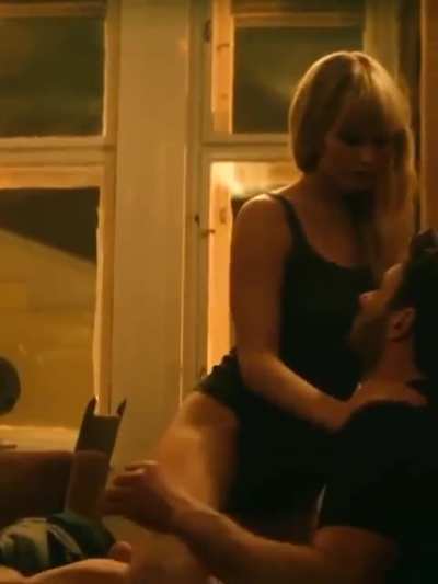 Jennifer Lawrence 🥵