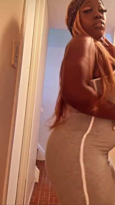 Bella 🍫🍑😈🇨🇦<wbr>🇬🇭