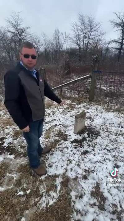 Two guys charging Amish children money for phones/support against pedophiles