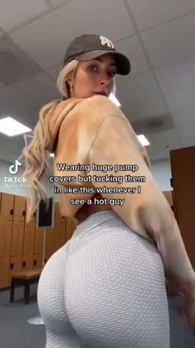 Dumptruck of an ass in leggings