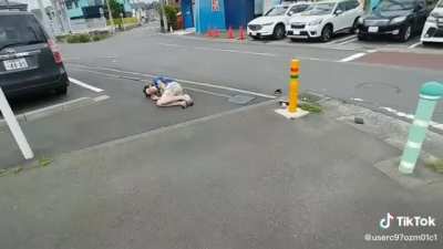 camera man says "tHiS mIGhT HuRt"