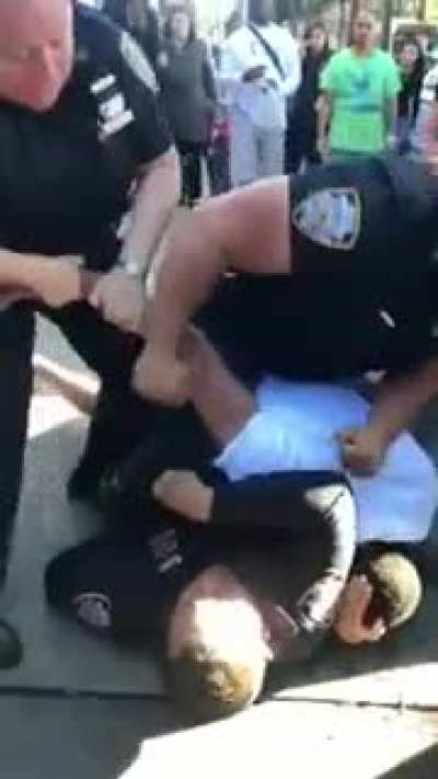 If you can&rsquo;t control your rage even with multiple other cops stopping you, no donuts for you