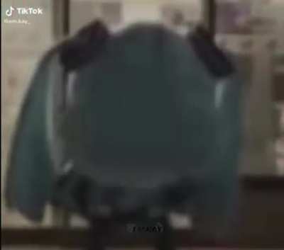 Hatsune Miku goes to 7-Eleven