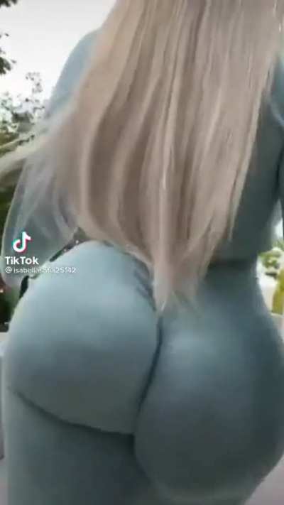Damn she thick 🥴