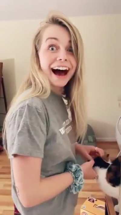 Her reaction is so quirky and genuine 🥴