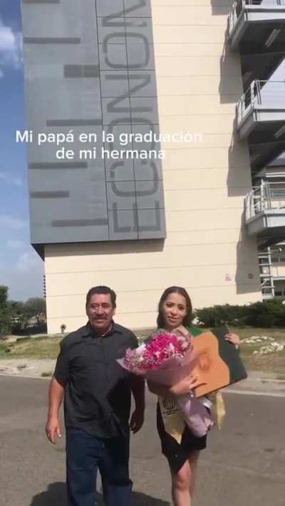 S&iacute; se ve feliz el don :D