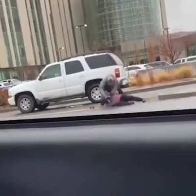 Он очень хотел драться. Он очень получил драться.