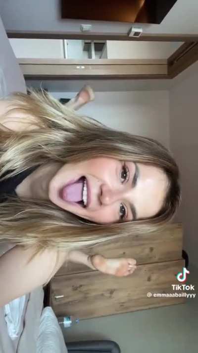 hot girl sexy soles 