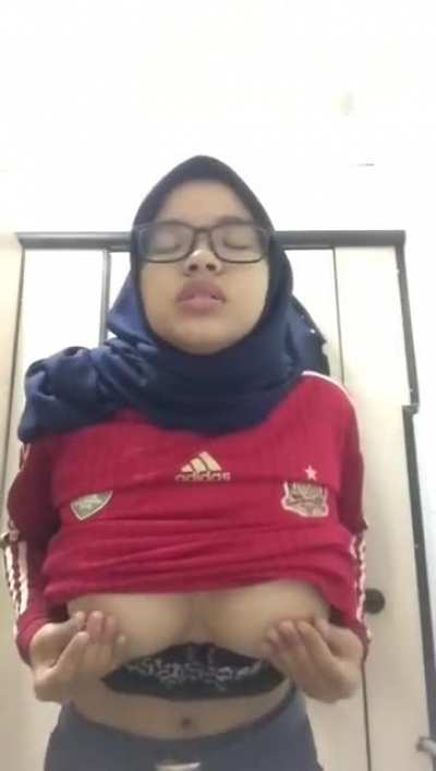 Muslim Hijab Girl Stripping Uniform 🧕🏻🥋