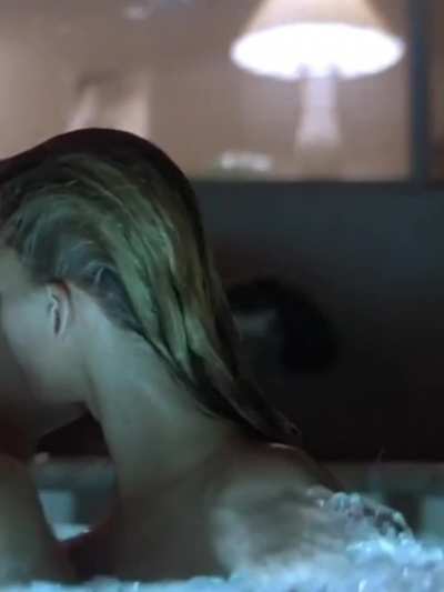 Natasha henstridge in species (1995)