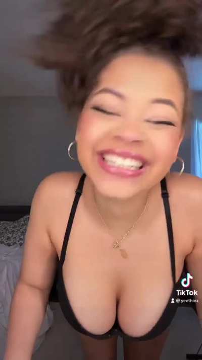 Gia Goldd - Do you like bouncy tittys?