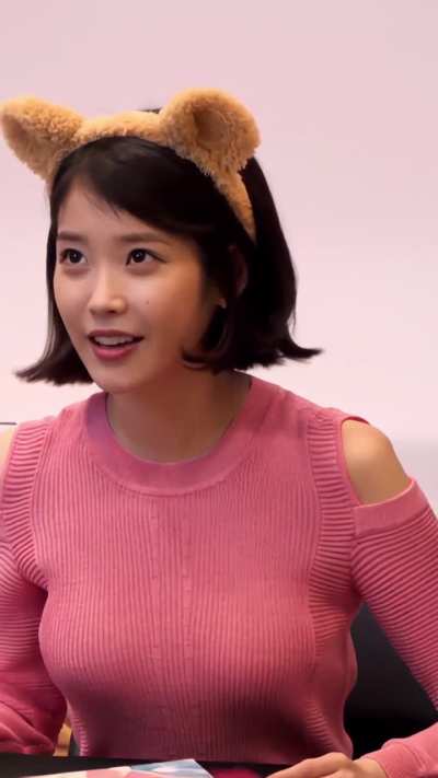 IU
