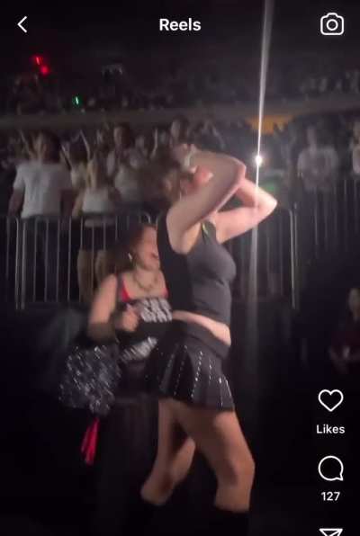 Kelley Heyer, creator of the &ldquo;Apple&rdquo; dance, was given a special moment at a Charli XCX concert before being interrupted by a fan 