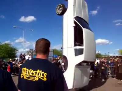 Let me try 90 degree lowrider ! (Nobody&rsquo;s in the car)