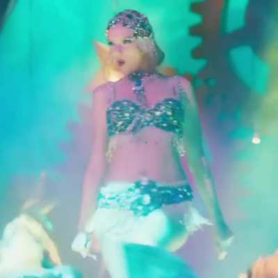 Sexy Taylor