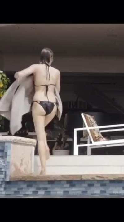 Willa Holland