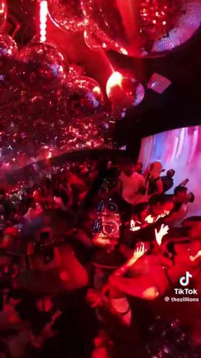 crowd didn&rsquo;t deserve to hear this transition