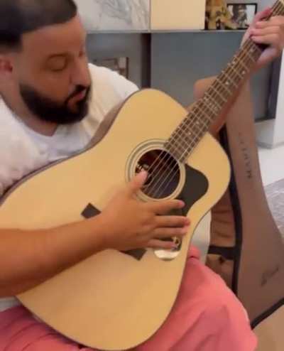&ldquo;Dj Khaled&rdquo; attempts to pay respects to Bob Marley
