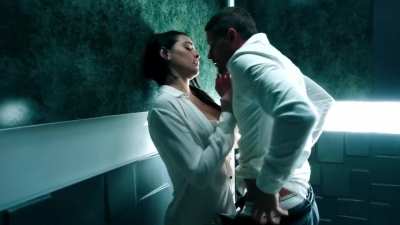 Natalie Martinez In to the dark S1 Ep5